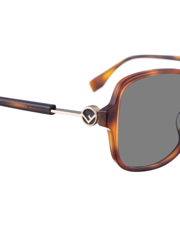 Fendi 00s Oversized Havana Retro Sunglasses with Black Lenses - Image 3